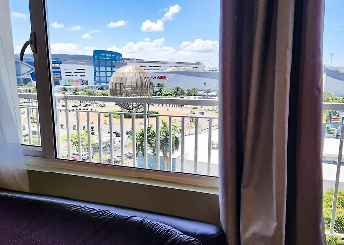 Lush 2br 98sqm Moa 200mbps Netflix Xbox Printer Manilla